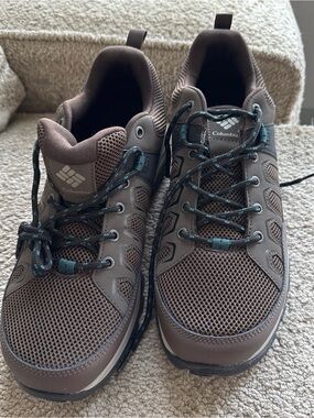 Columbia Brown Mesh Athletic Trail Shoes with Teal Accents